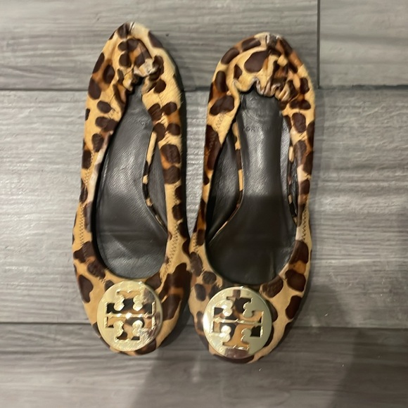 Tory Burch Cheetah Minnie Ballet Flats - Picture 3 of 3